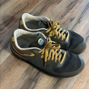 Lems hiking sneakers